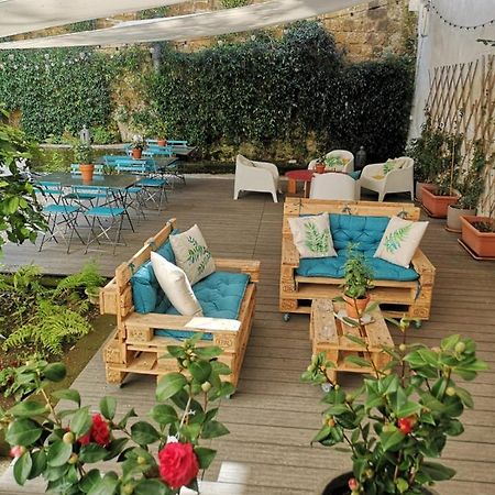 Borgo Vergini Garden B&B Наполи Екстериор снимка