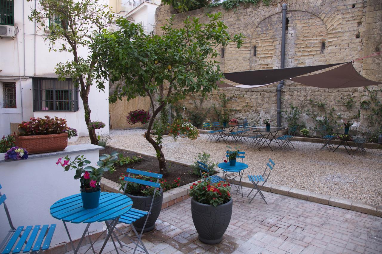 Borgo Vergini Garden B&B Наполи Екстериор снимка