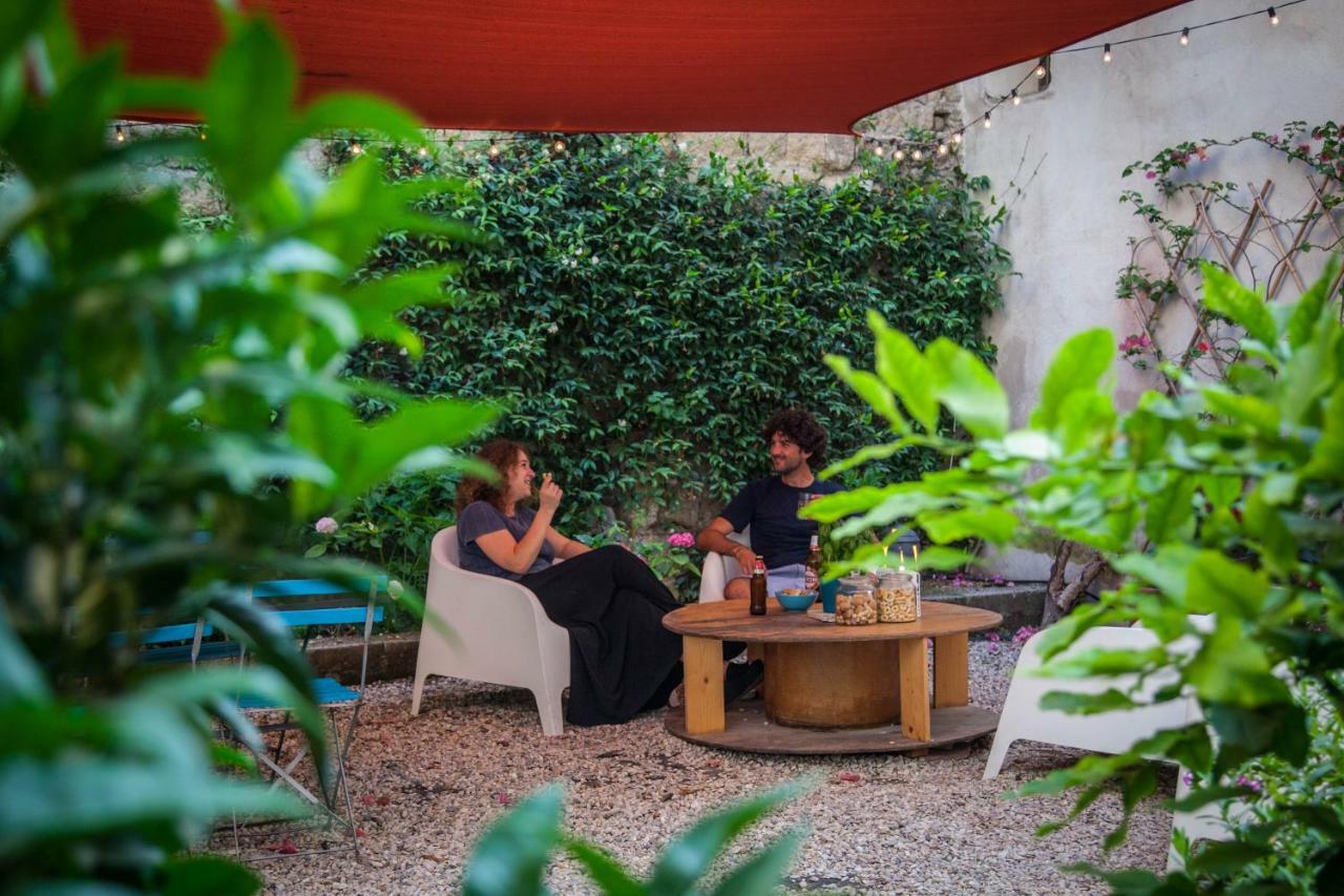 Borgo Vergini Garden B&B Наполи Екстериор снимка