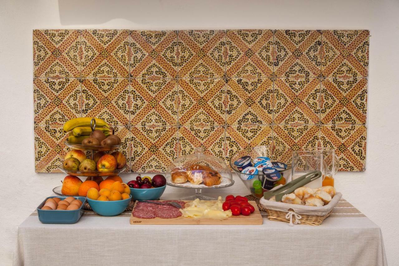 Borgo Vergini Garden B&B Наполи Екстериор снимка