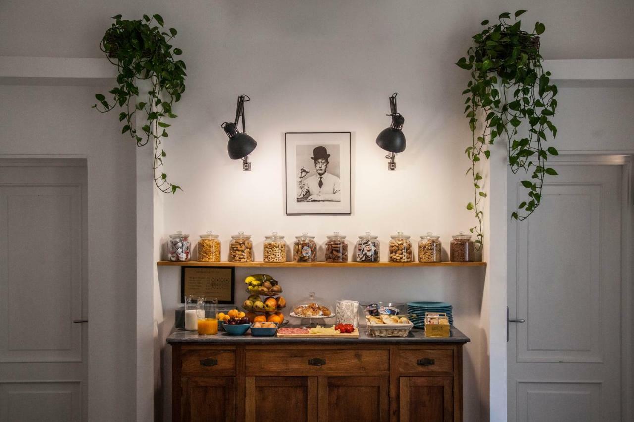 Borgo Vergini Garden B&B Наполи Екстериор снимка