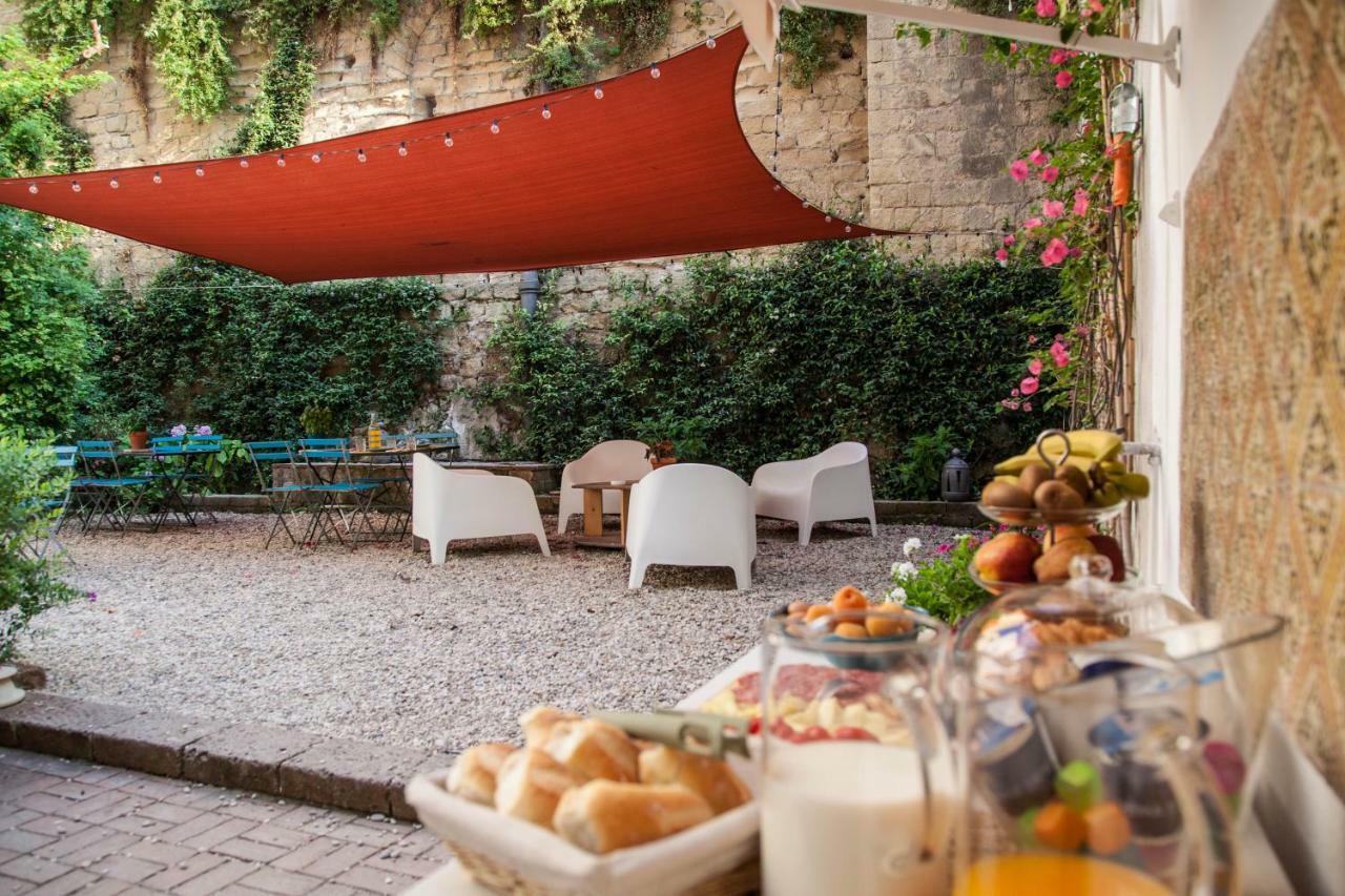 Borgo Vergini Garden B&B Наполи Екстериор снимка