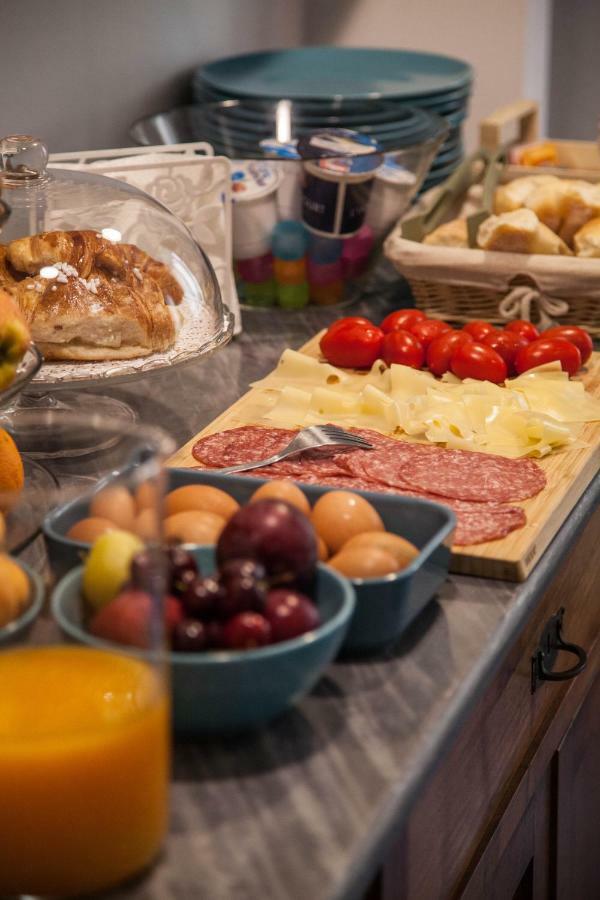 Borgo Vergini Garden B&B Наполи Екстериор снимка