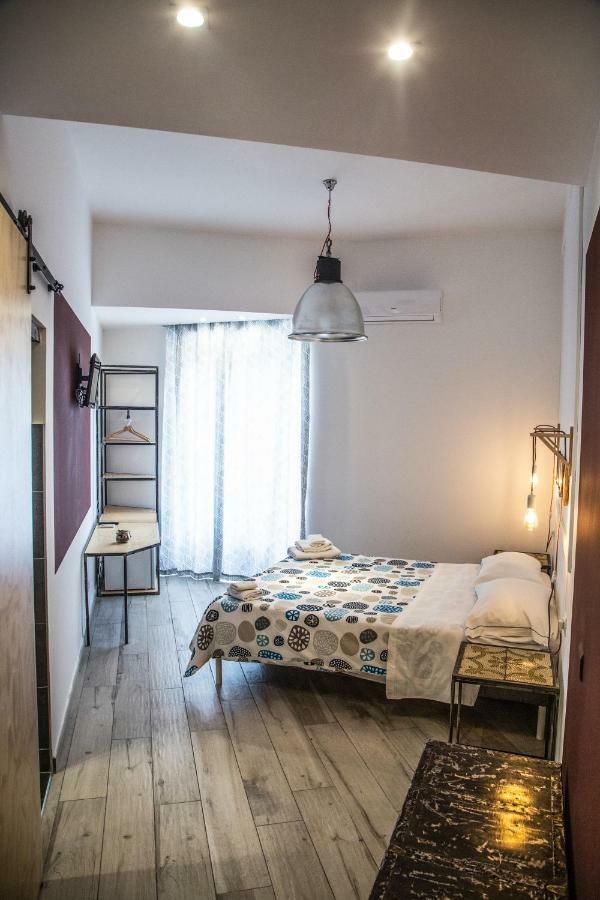 Borgo Vergini Garden B&B Наполи Екстериор снимка