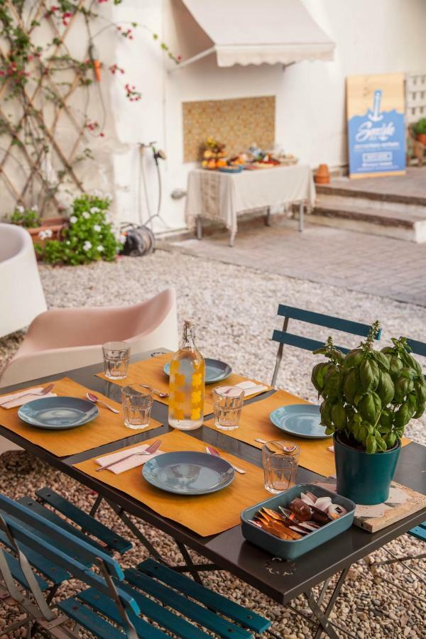 Borgo Vergini Garden B&B Наполи Екстериор снимка