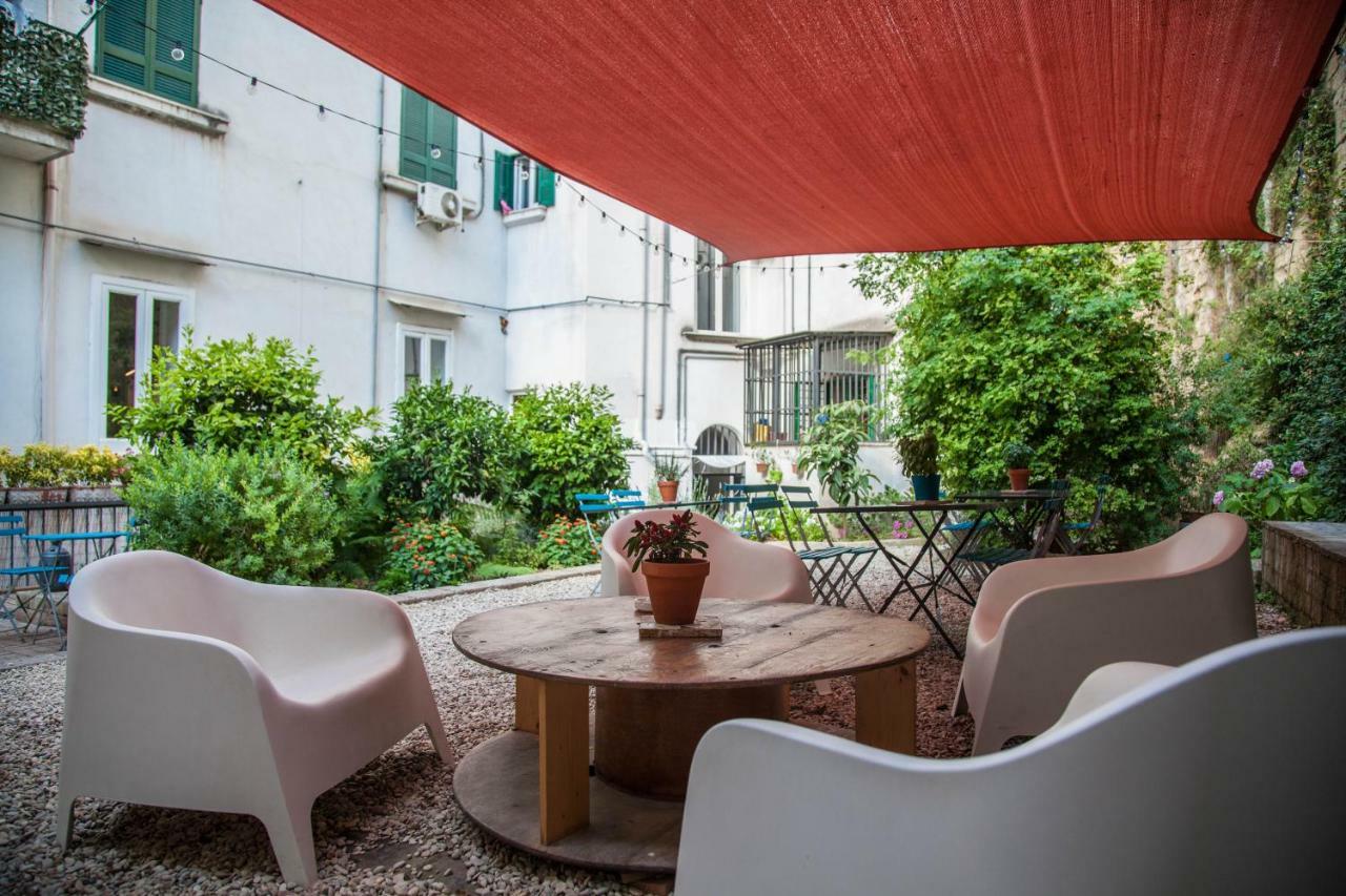 Borgo Vergini Garden B&B Наполи Екстериор снимка