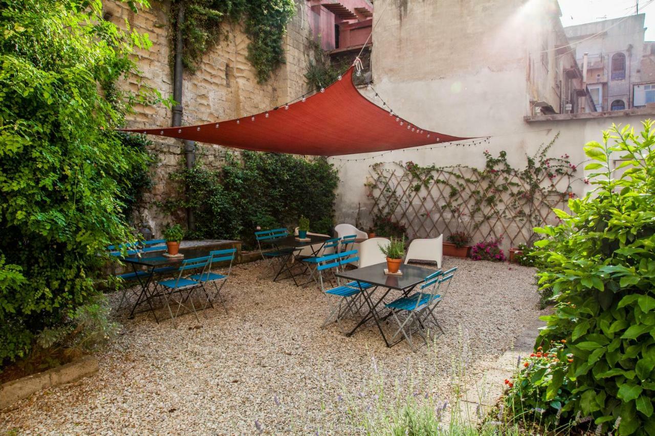 Borgo Vergini Garden B&B Наполи Екстериор снимка