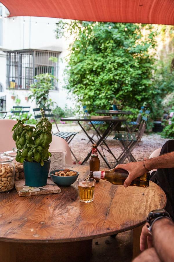 Borgo Vergini Garden B&B Наполи Екстериор снимка