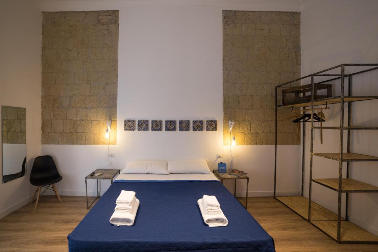 Borgo Vergini Garden B&B Наполи Екстериор снимка